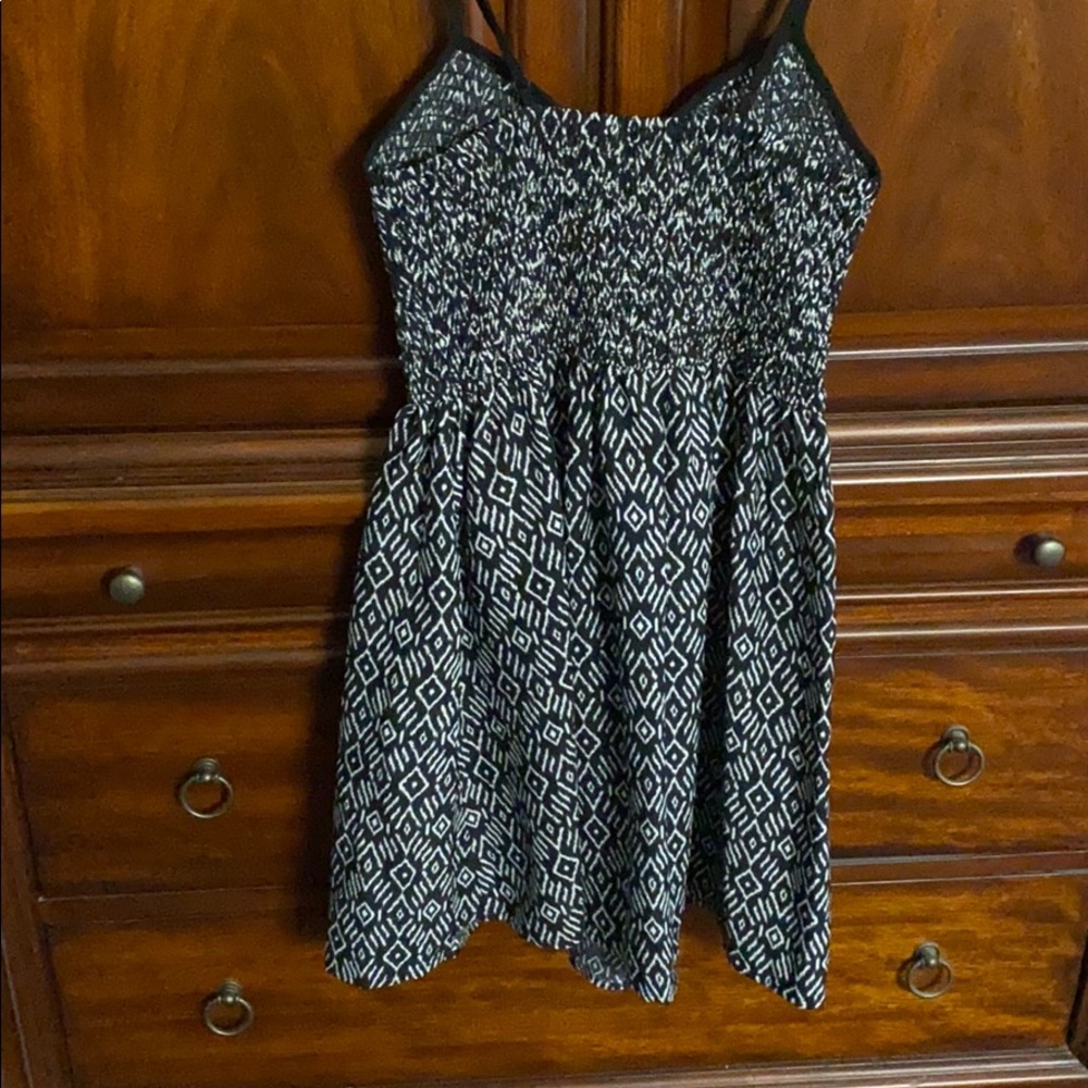 Dress - Picture 4 of 4